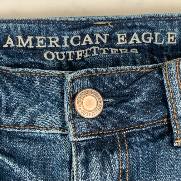 AMERICAN EAGLE OUTFITTERS Distressed Denim New York Jean Shorts 4 - Picture 4 of 6